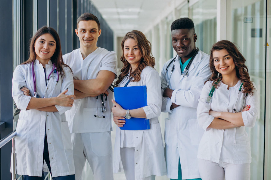Hospital Uniform Manufacturers – Medical Apparel in Bulk